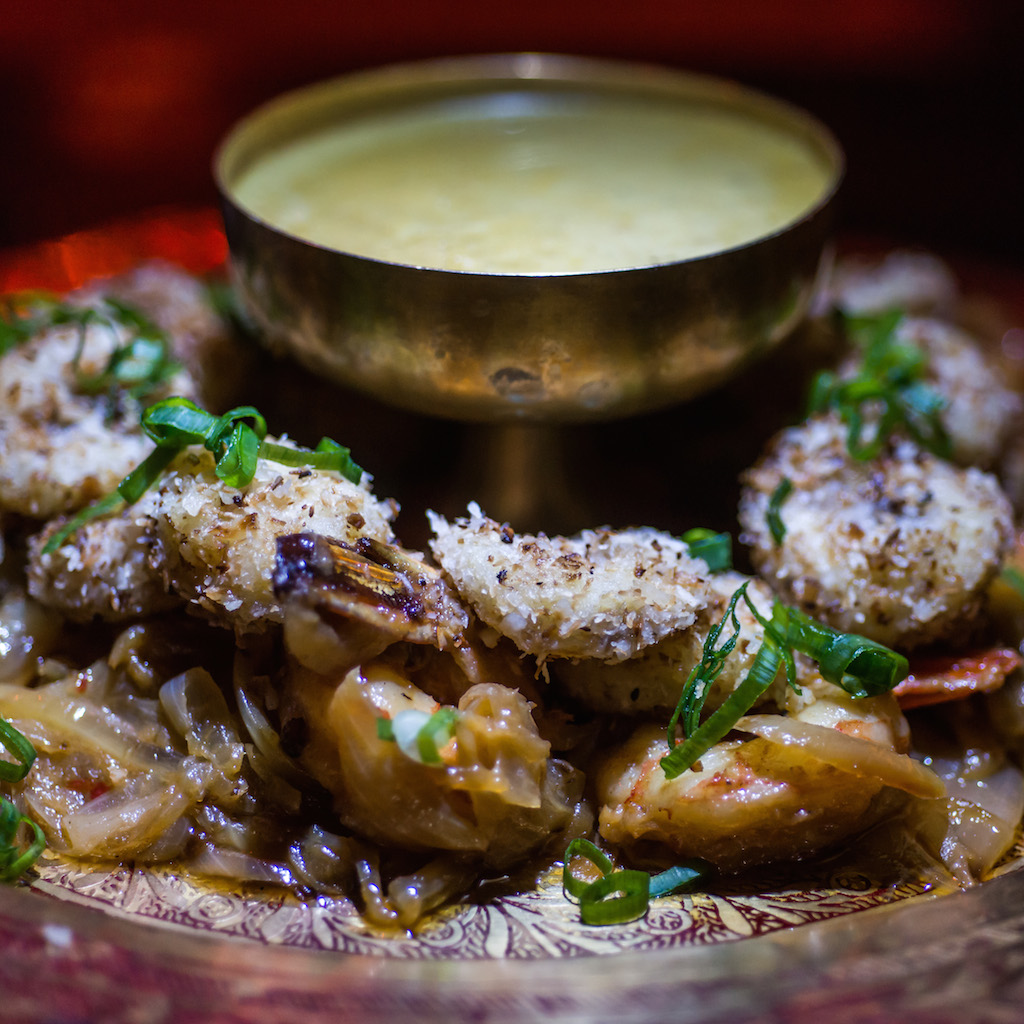 fondue thai com camarão, legumes, molho de curry e arroz jasmin 
