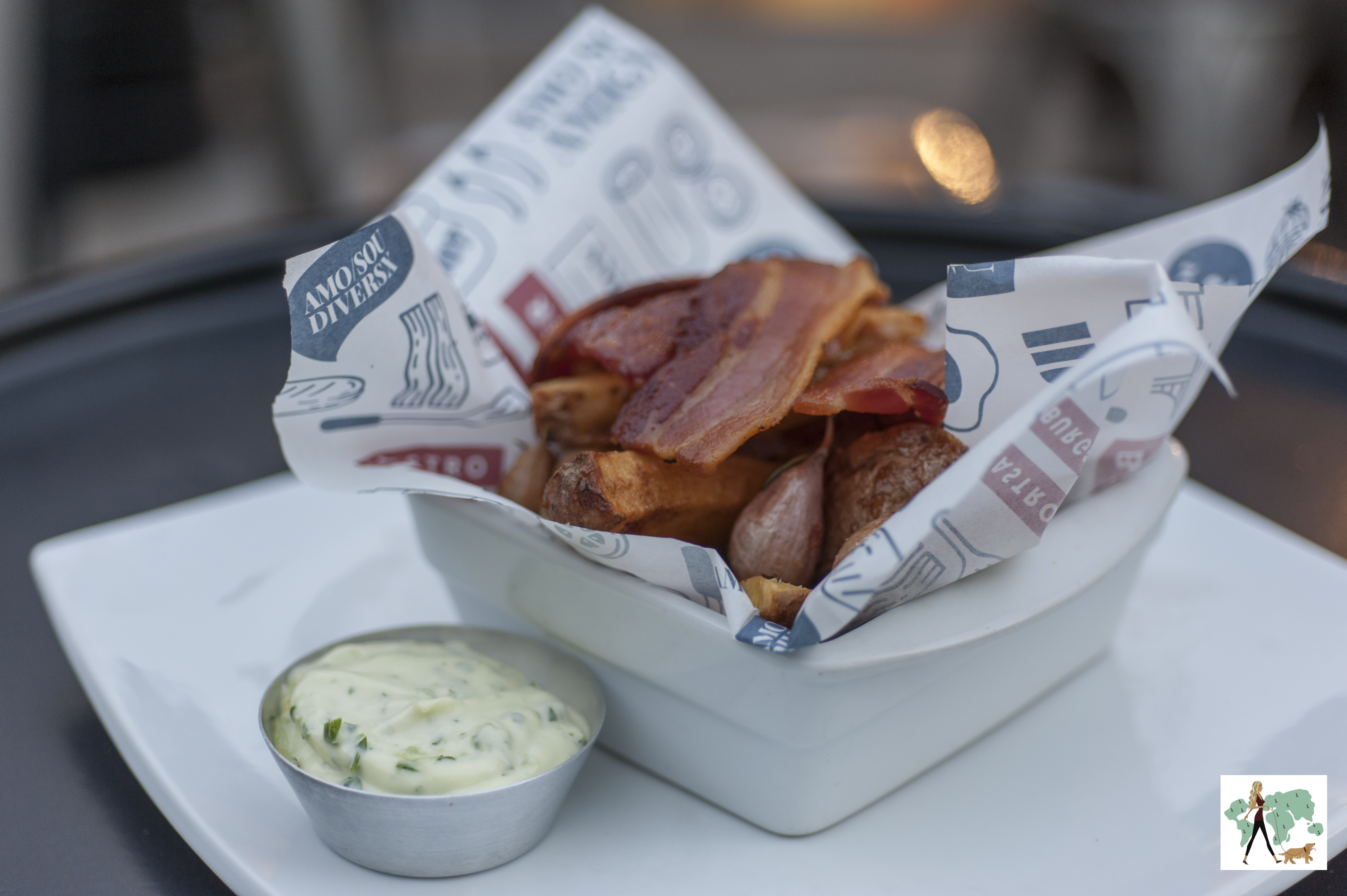 Castro Burger é pet friendly batata frita com bacon
