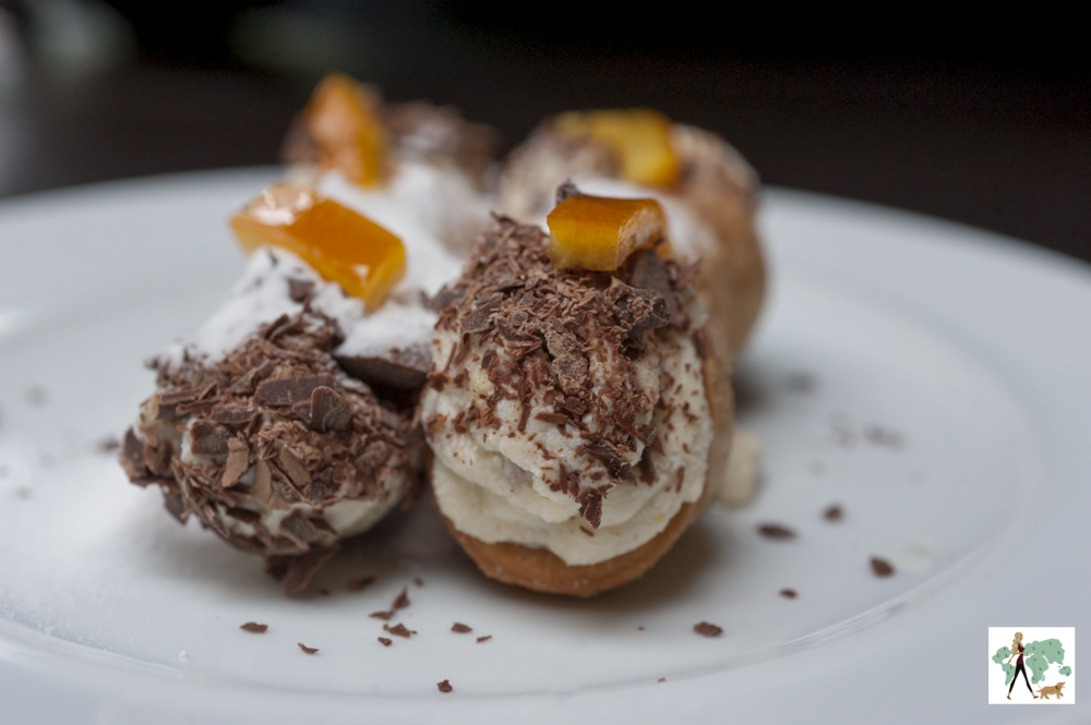 Zena Caffé é pet friendly cannolis