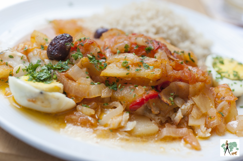 bacalhau desfiado com ovos, azeitona preta e pimentão do restaurante Fritos e Assados