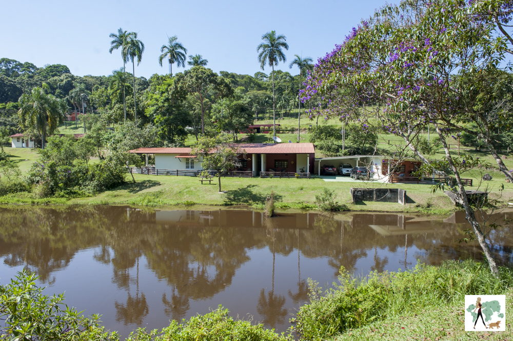 lago e alojamento da pousada Gaia Viva