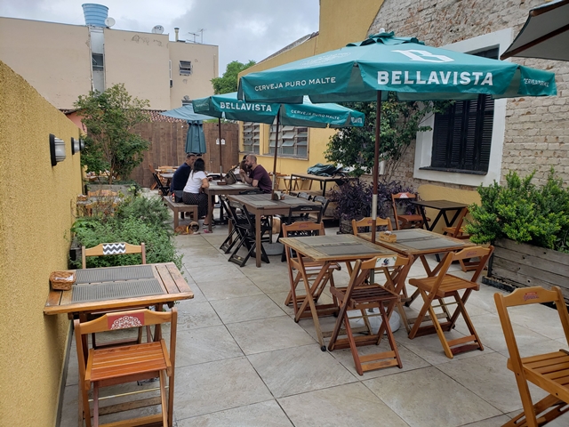 mesas e cadeiras de bar