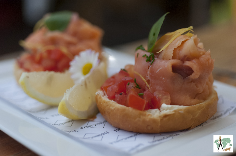 bruschetta de salmão defumado