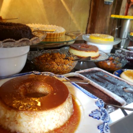 Quintanilha em Gramado é pet friendly buffet de sobremesas